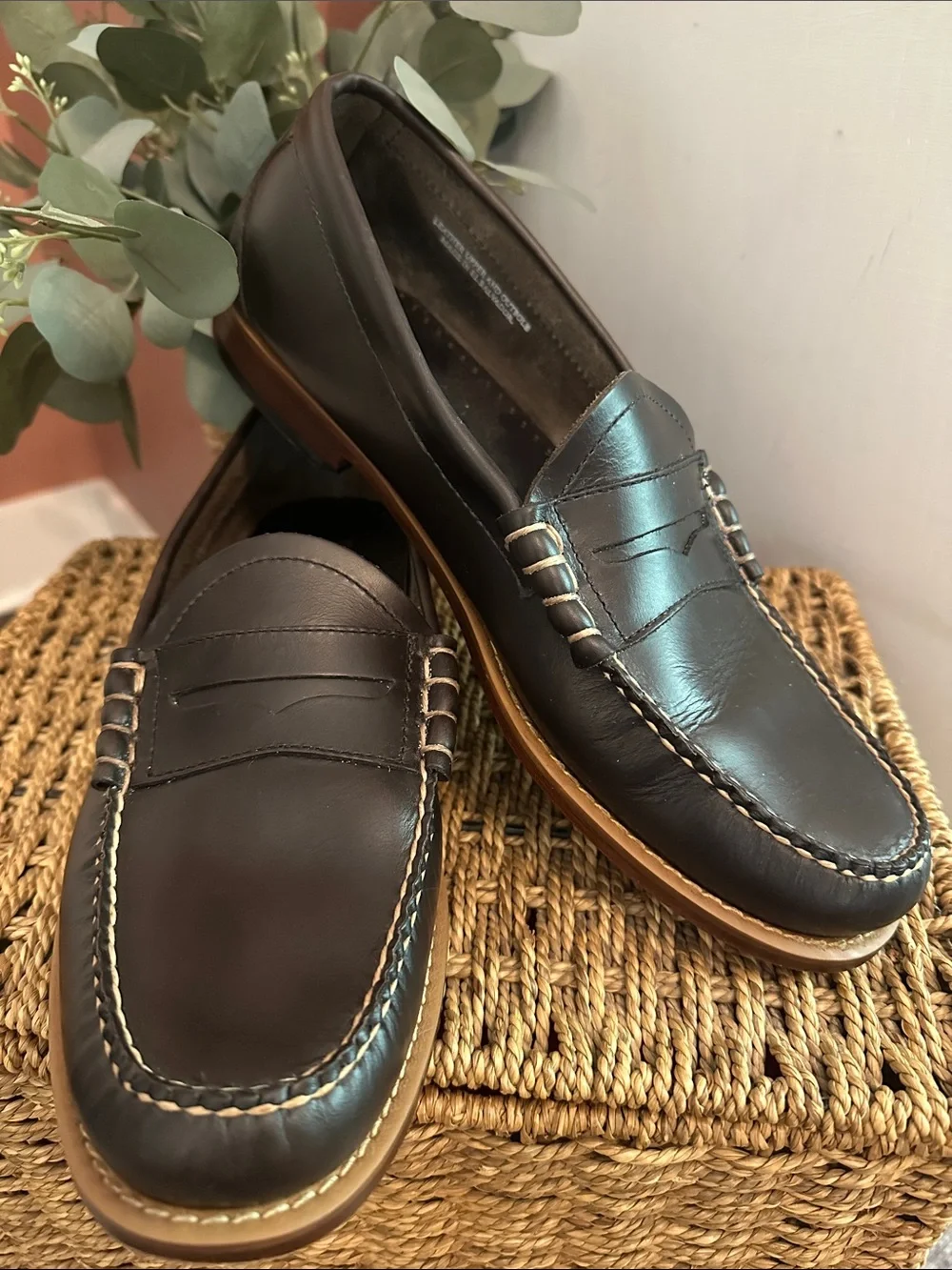 GH Bass Weejuns men’s Classic Larson dark brown leather 11 D Penny Loafers
